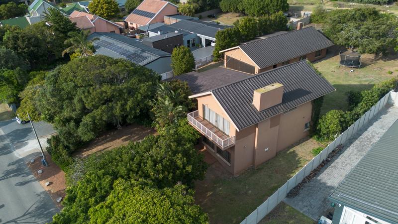 5 Bedroom Property for Sale in Mossel Bay Central Western Cape